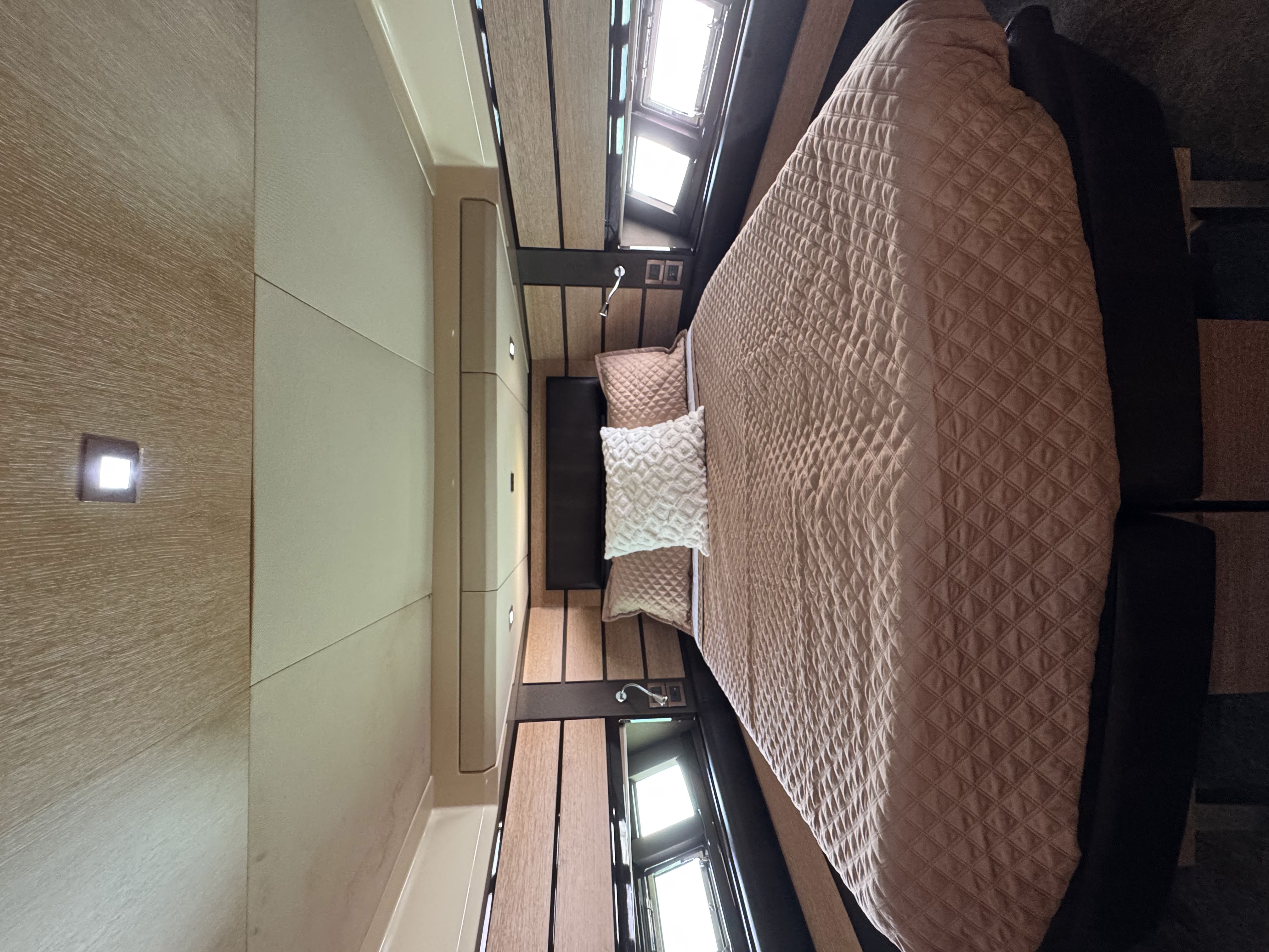 58ft Azimut yacht rental Miami - comfortable lounge area for group celebrations