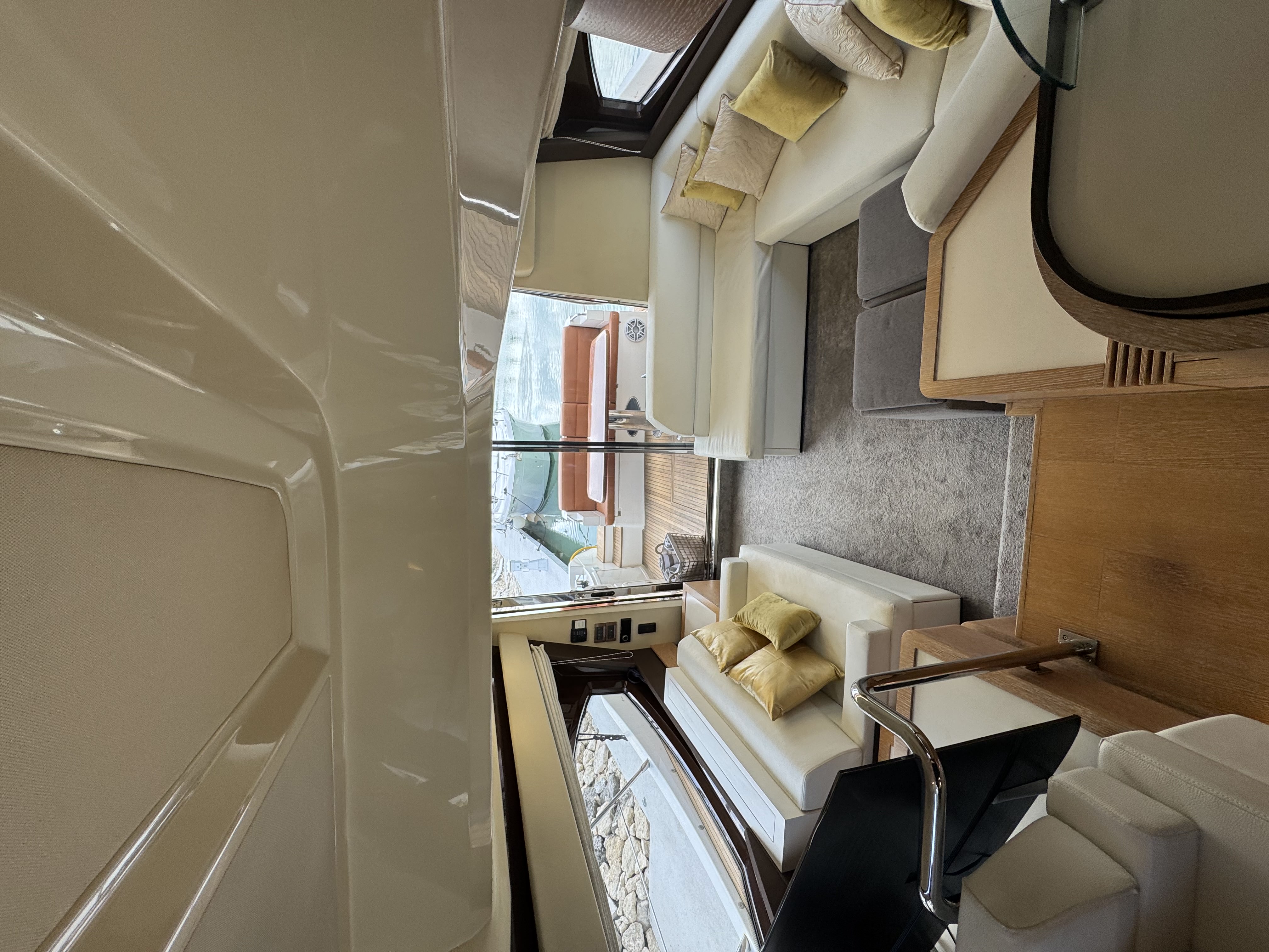 58ft Azimut yacht rental Miami - navigation bridge and helm station