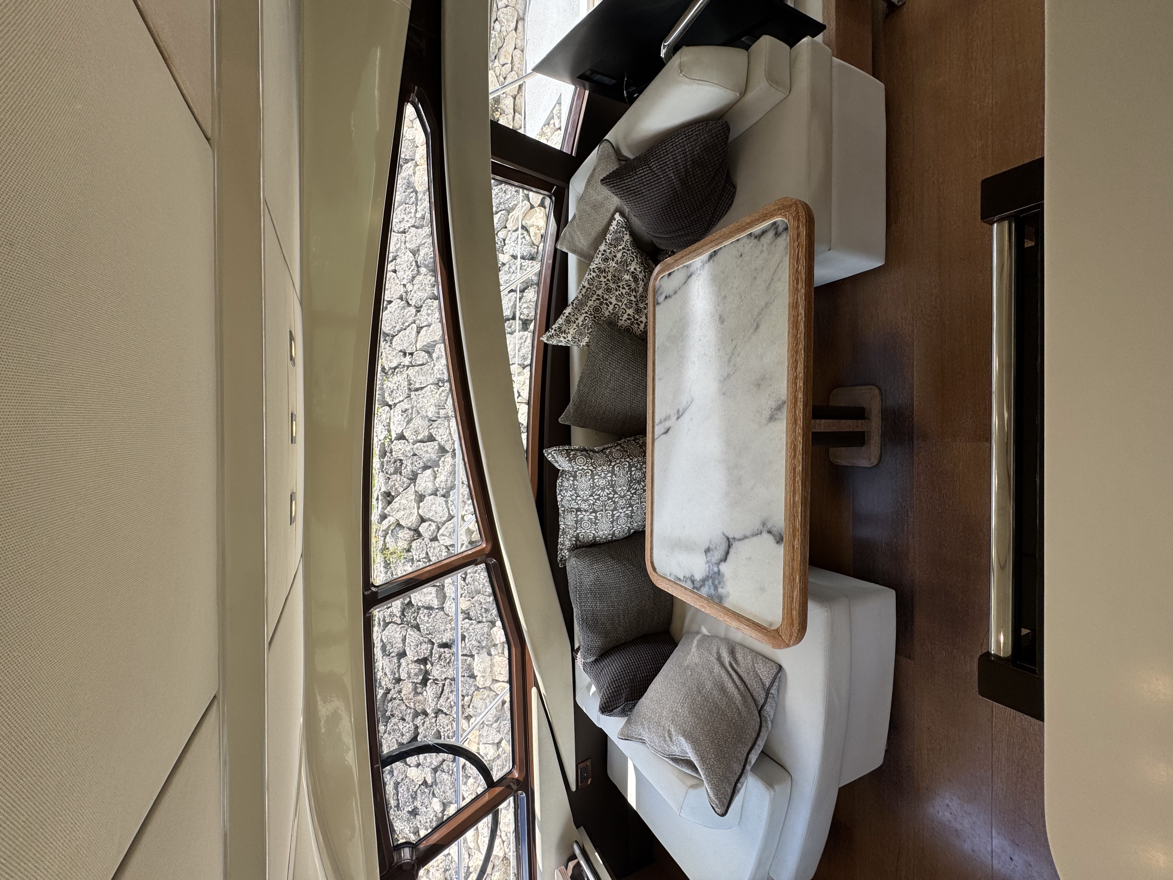 58ft Azimut yacht rental Miami - premium amenities and entertainment system