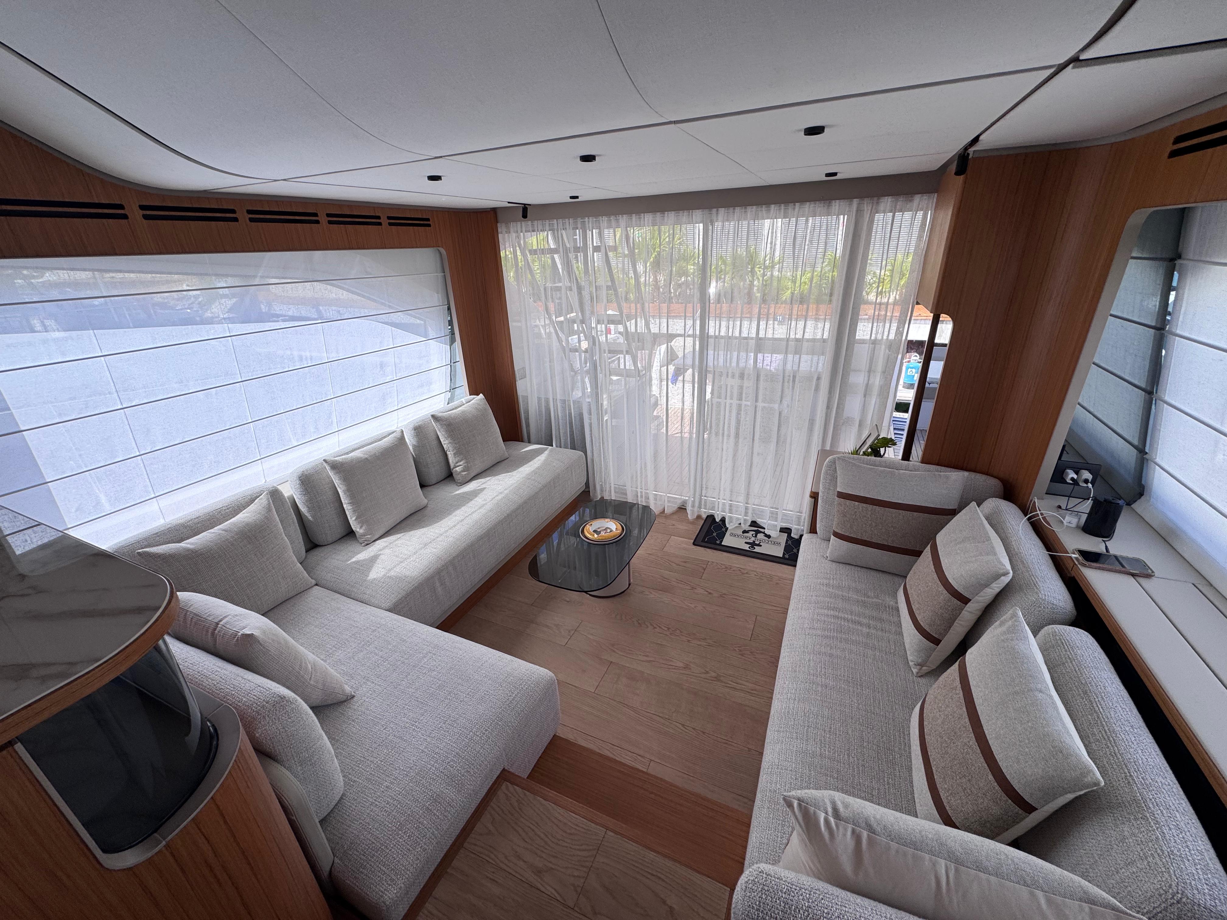 70ft Ferretti yacht rental Miami - stern swim platform with water access for snorkeling
