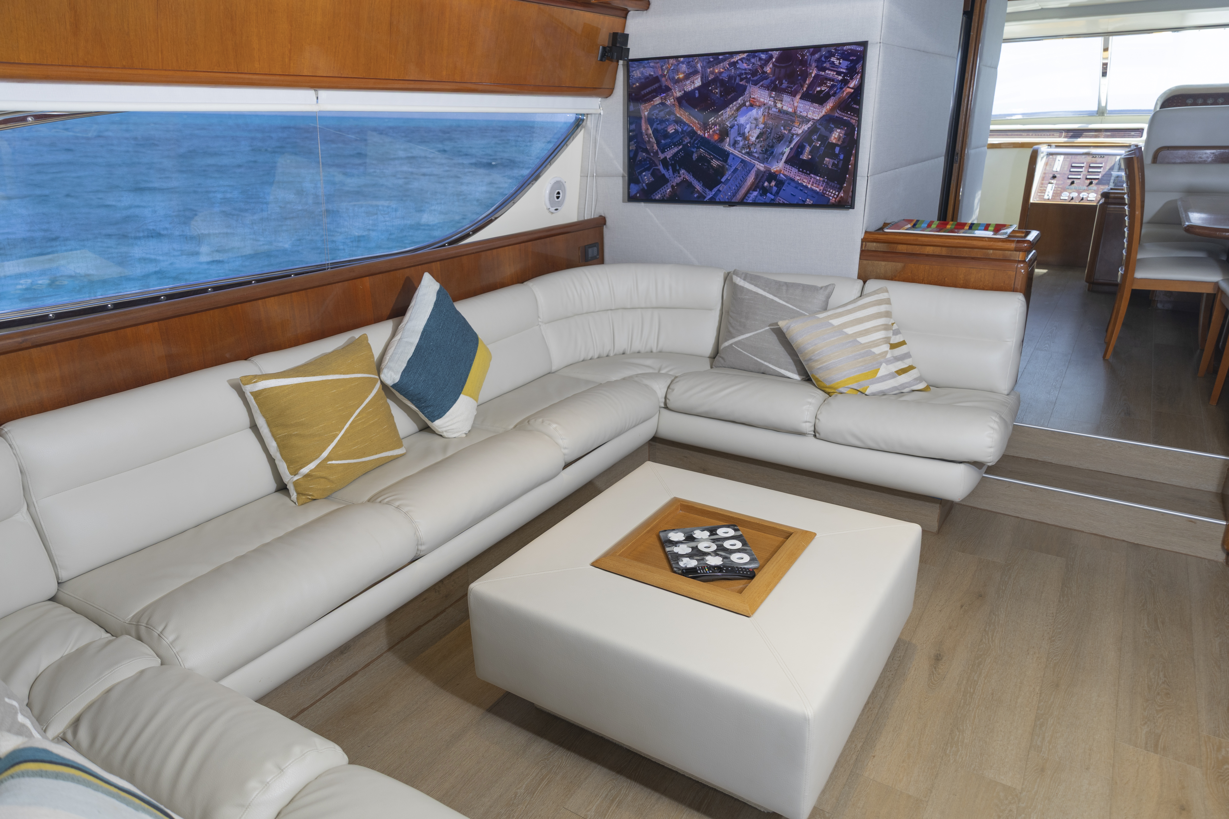 74ft Ferretti yacht rental Miami - stern swim platform with water access for snorkeling