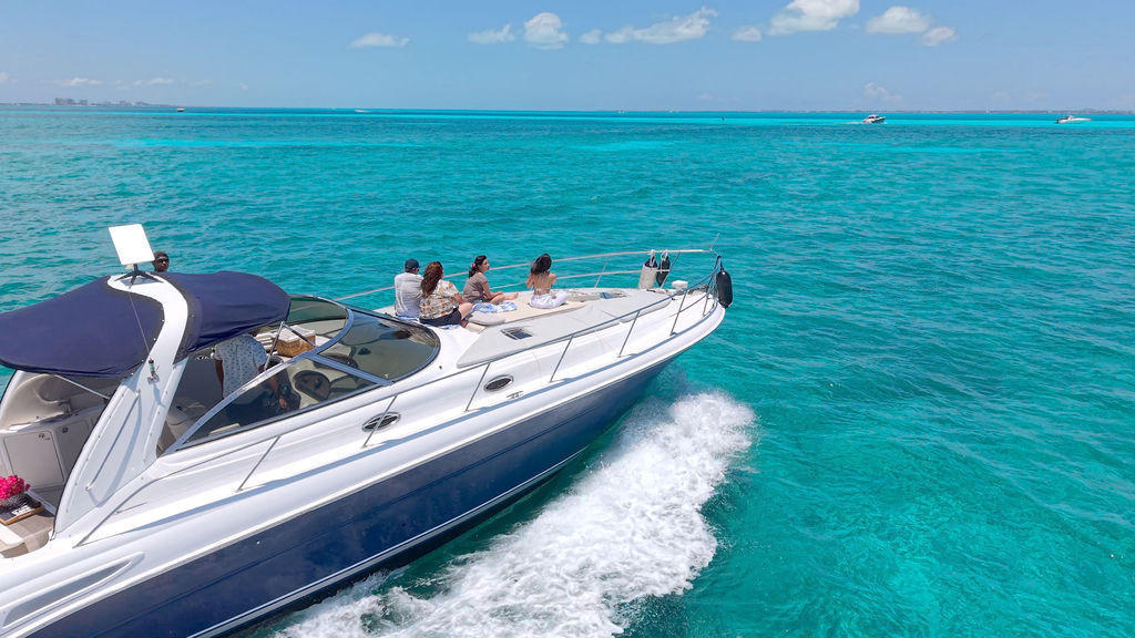 45ft Sea Ray Sundancer yacht rental Miami - elegant interior salon for corporate events and private gatherings