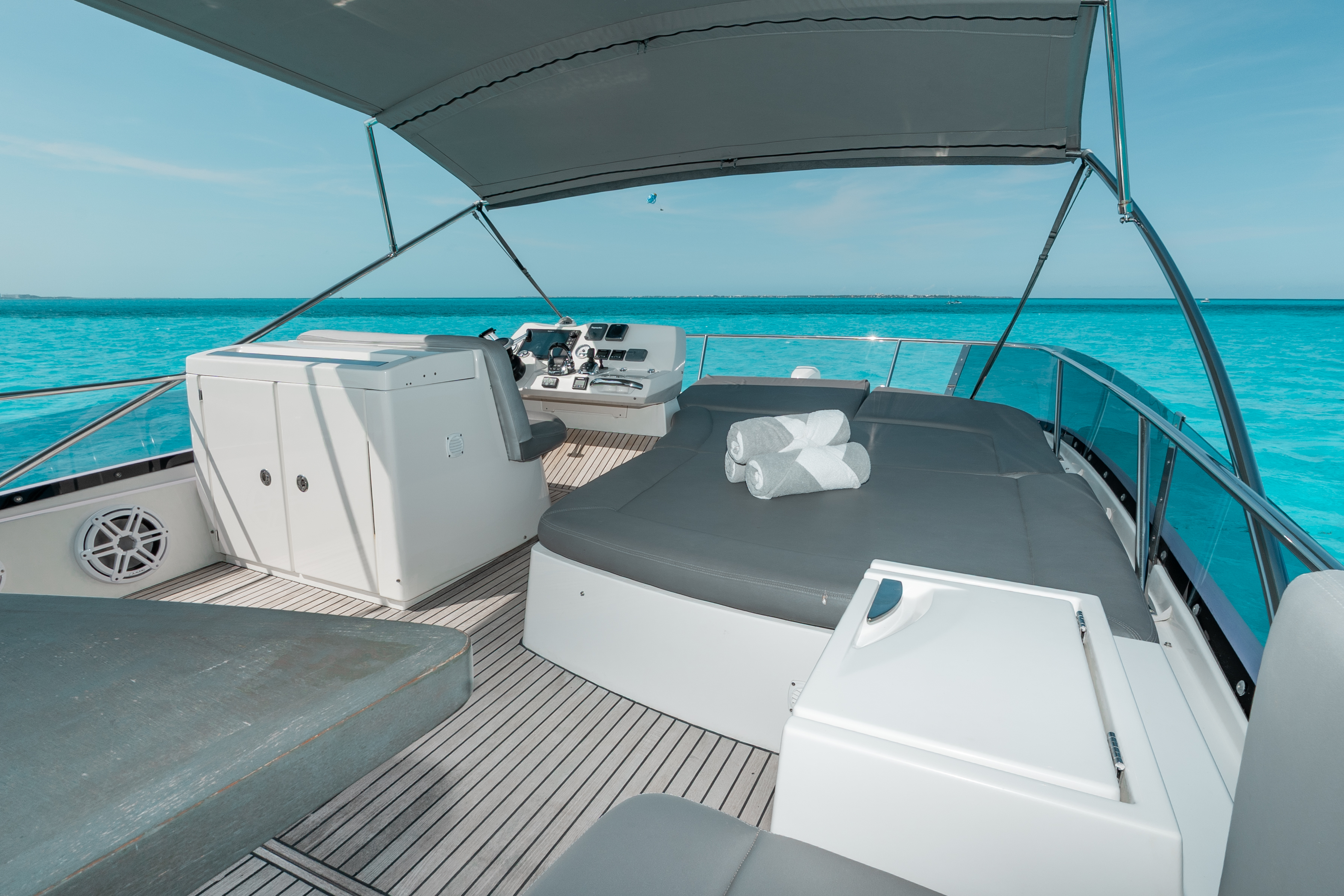 50ft Prestige yacht rental Miami - stern swim platform with water access for snorkeling