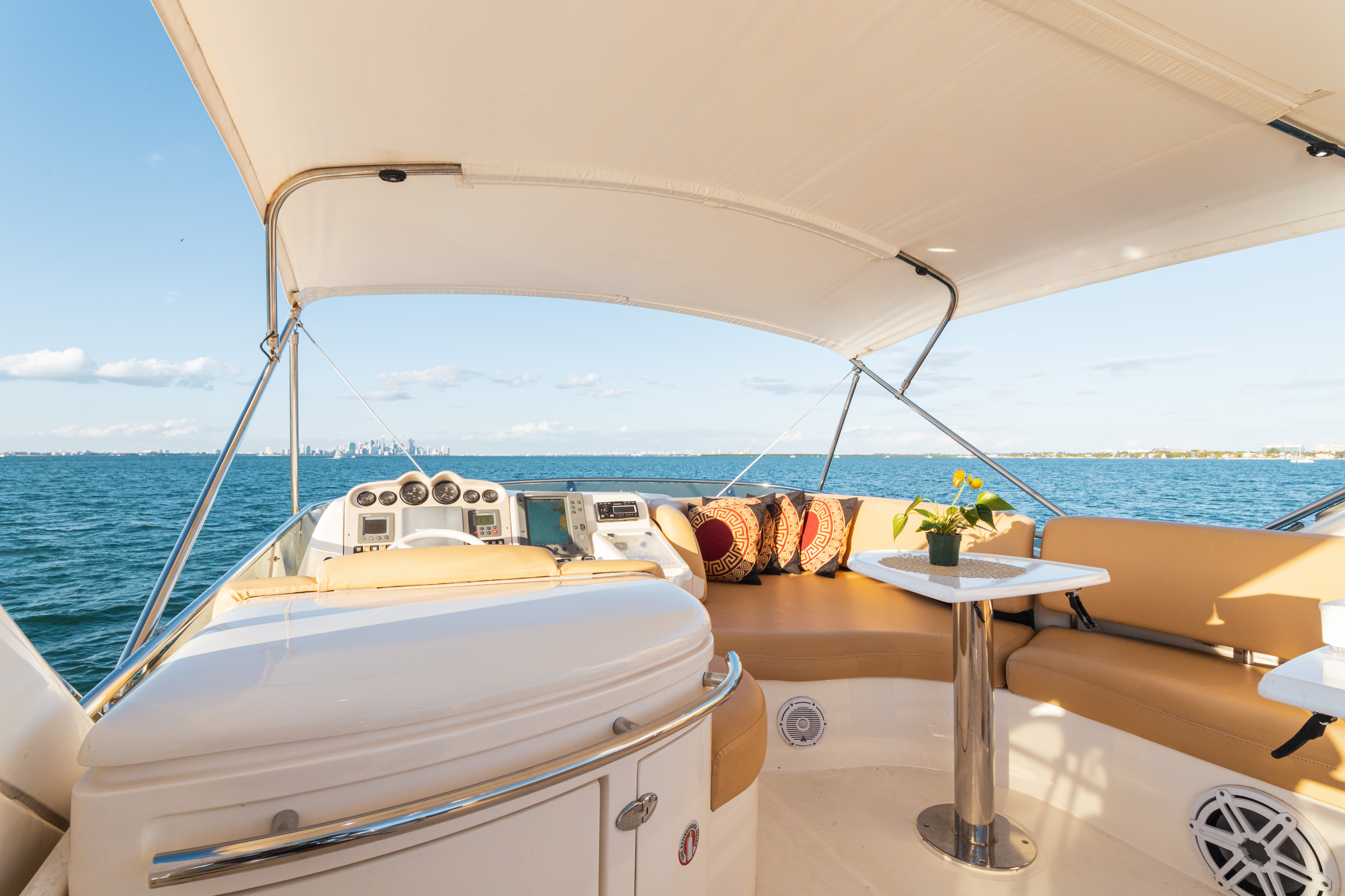 55ft Azimut G yacht rental Miami - navigation bridge and helm station
