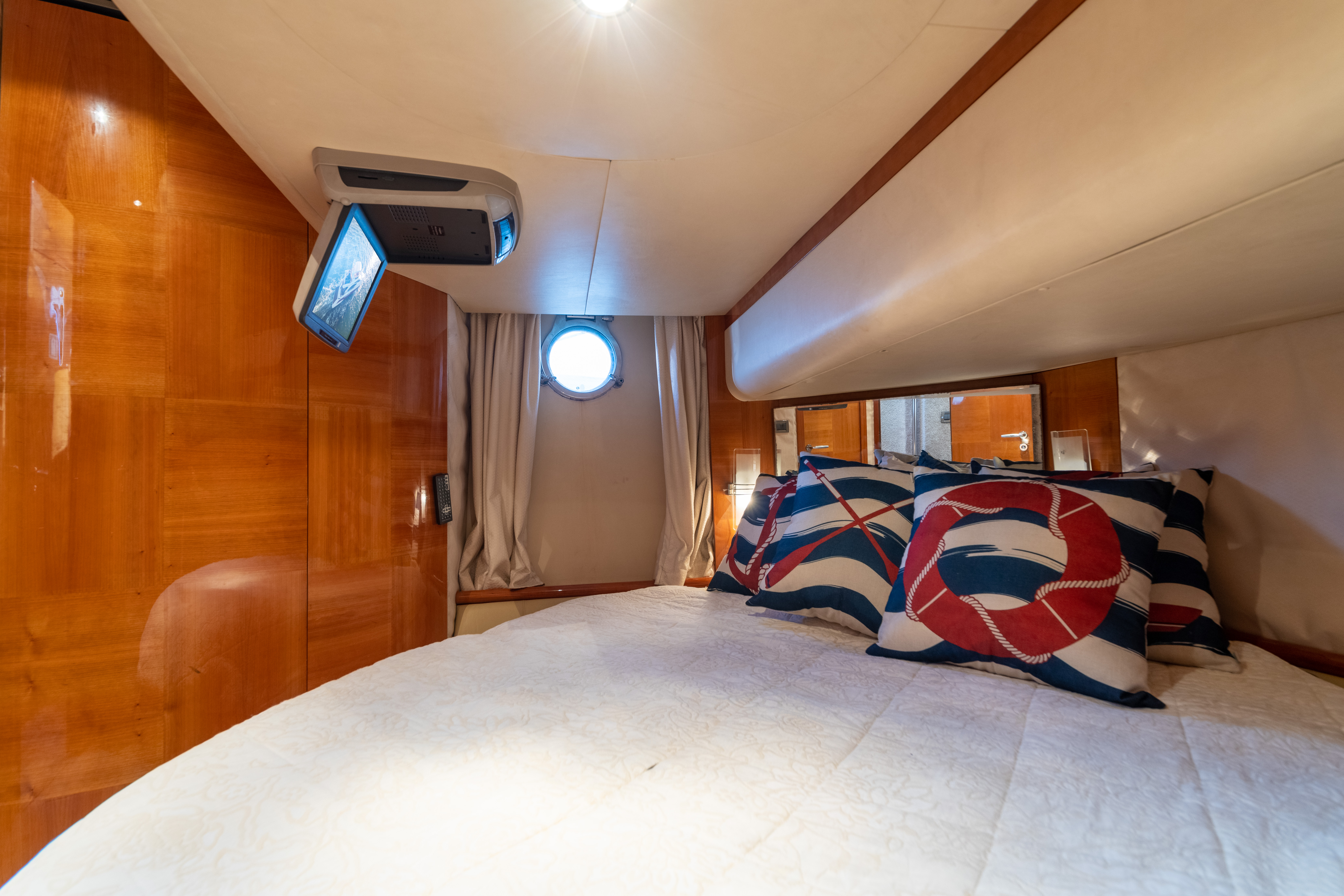 55ft Azimut G yacht rental Miami - comfortable lounge area for group celebrations