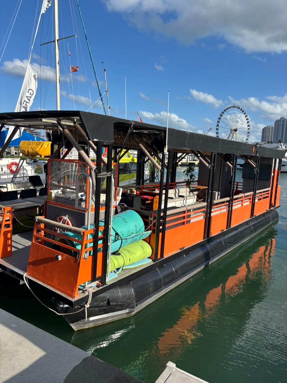 50ft Champagne Showers G yacht rental Miami - stern swim platform with water access for snorkeling