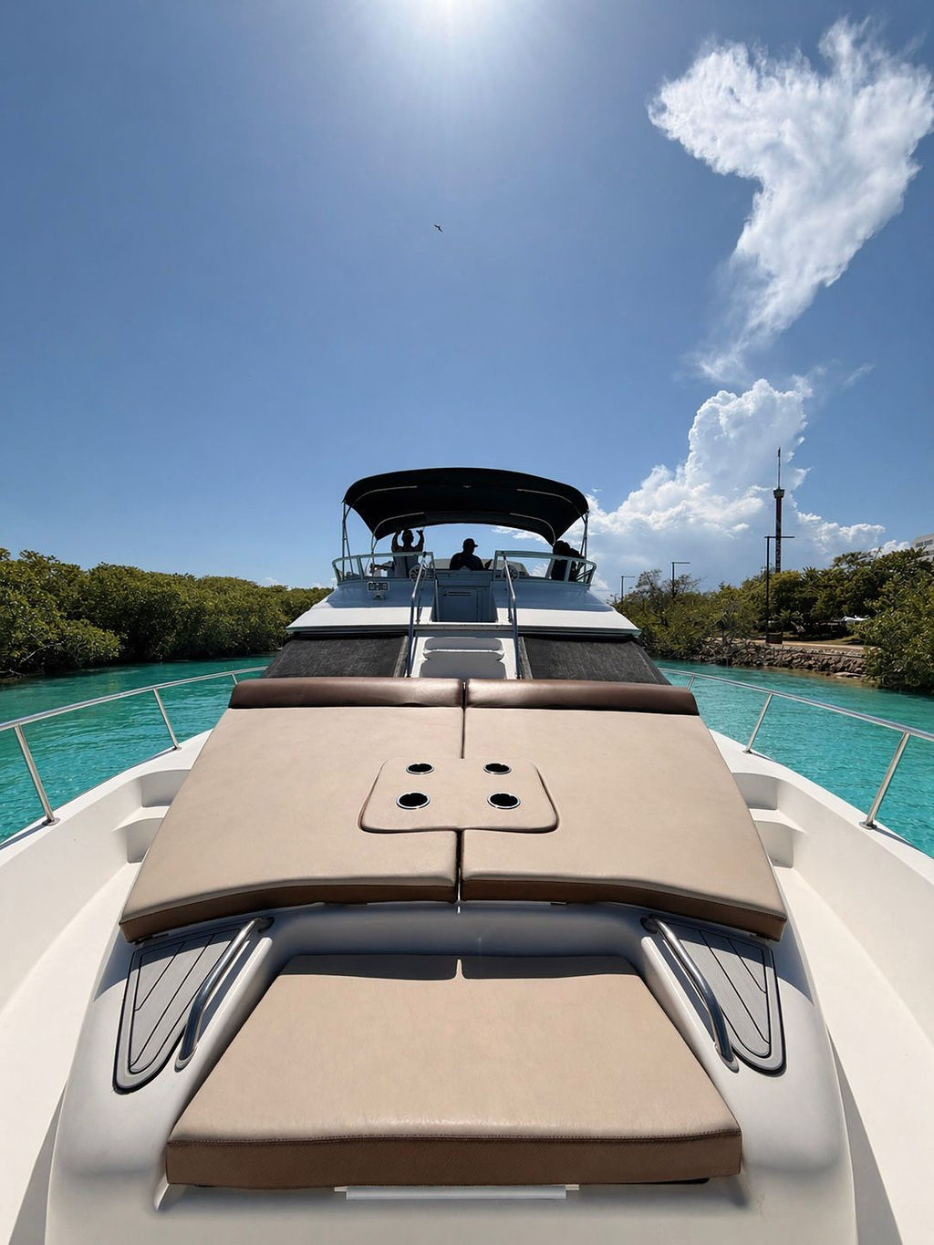 48ft Sea Ray yacht rental Miami - bow seating area perfect for sunbathing and relaxation