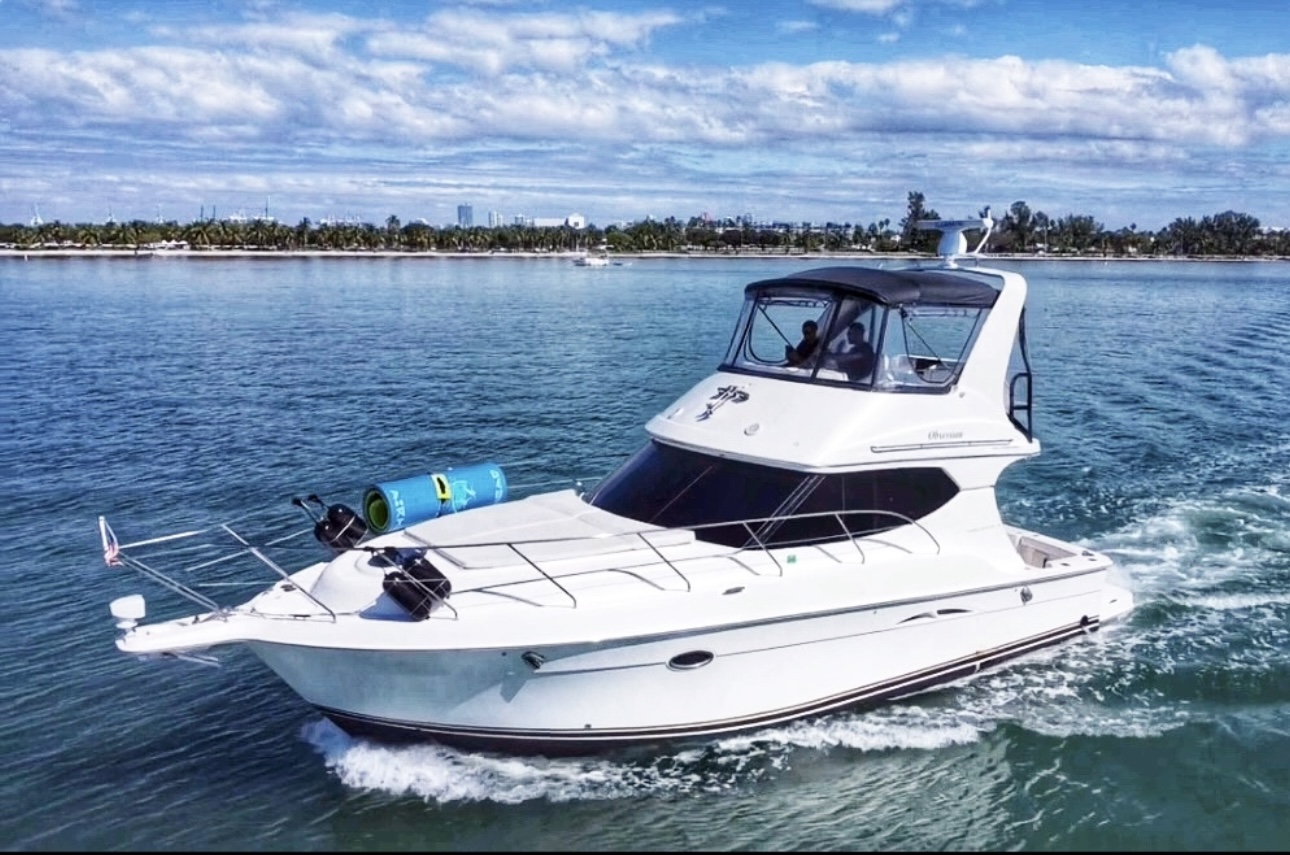 45ft Silverton Obsession luxury yacht charter Miami - exterior view perfect for parties and celebrations