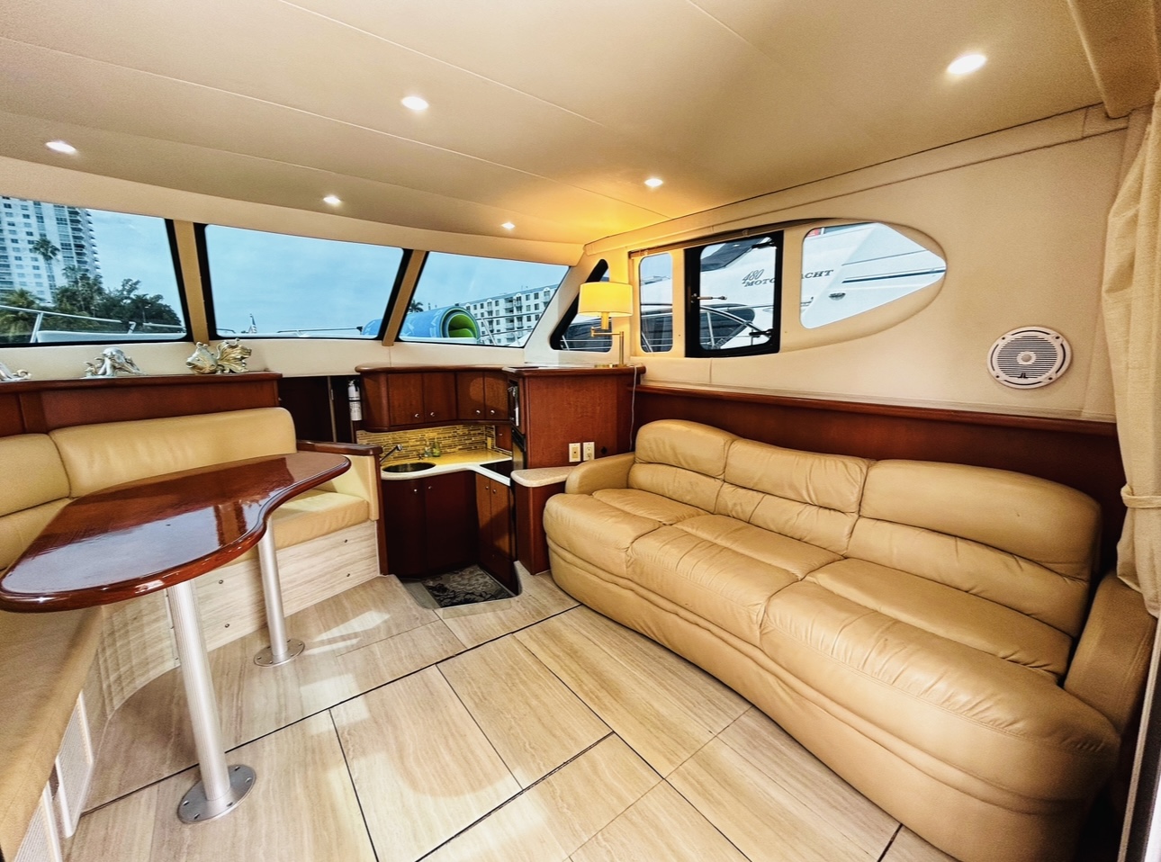 45ft Silverton Obsession yacht rental Miami - stern swim platform with water access for snorkeling