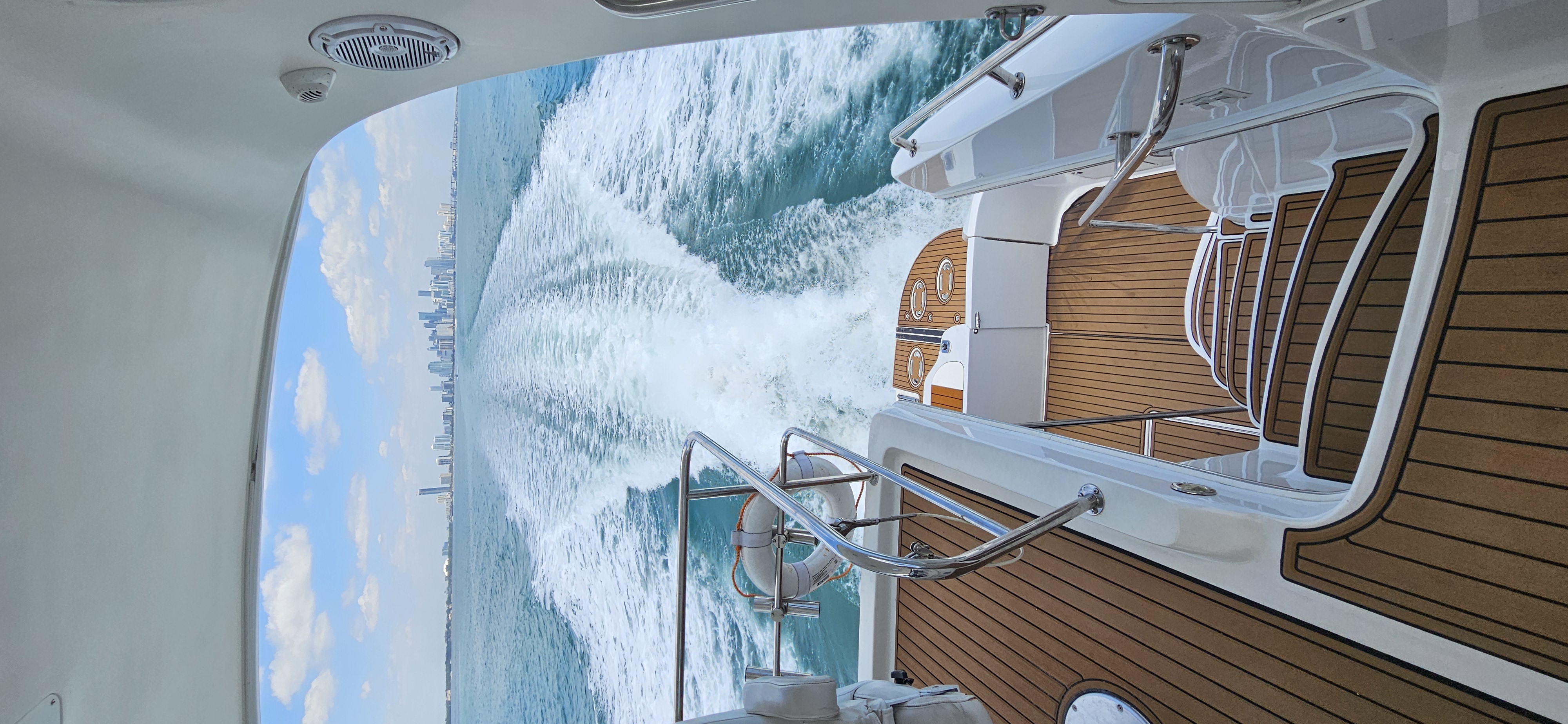 55ft Searay L yacht rental Miami - stern swim platform with water access for snorkeling