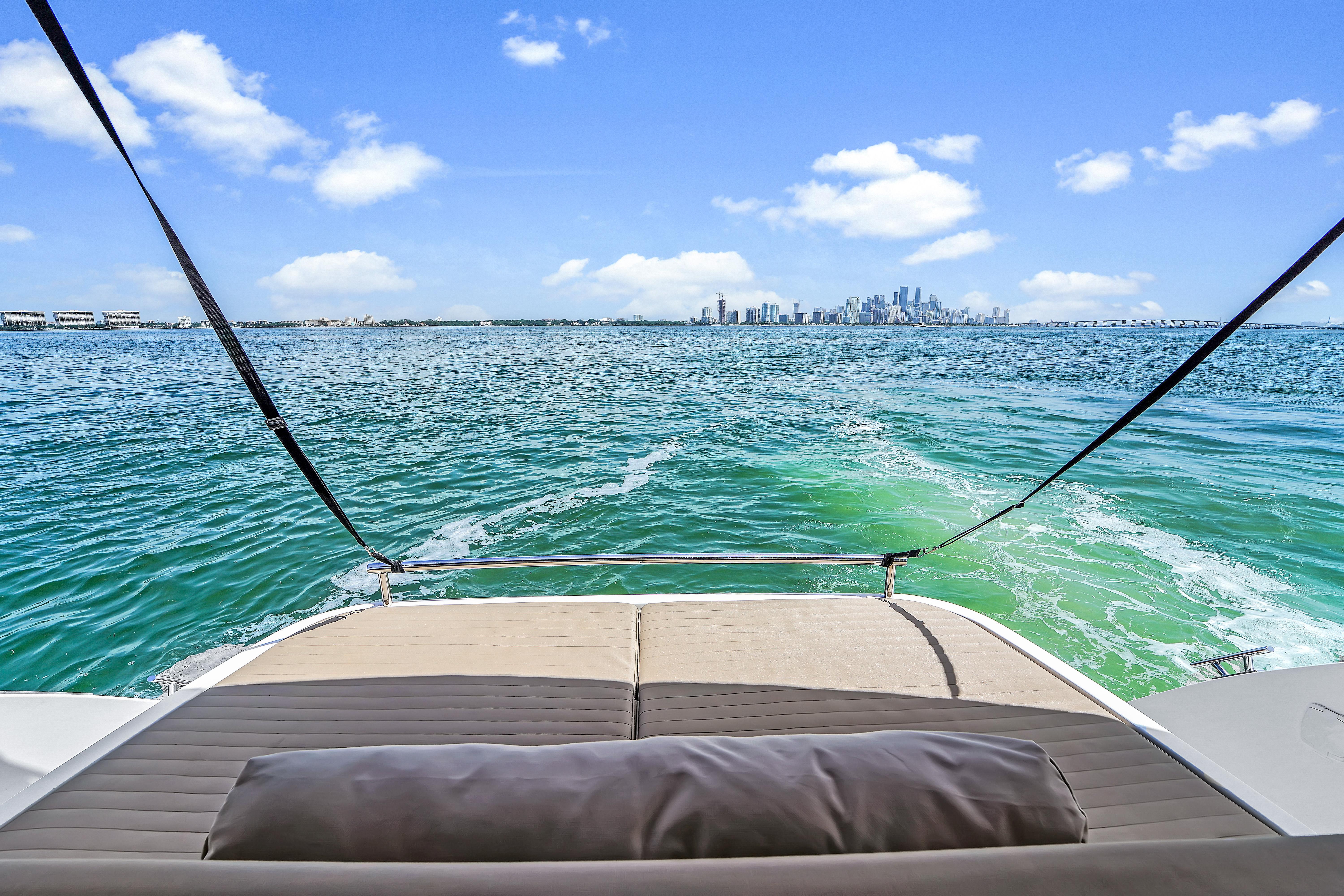 45ft Azimut Atlantis yacht rental Miami - navigation bridge and helm station