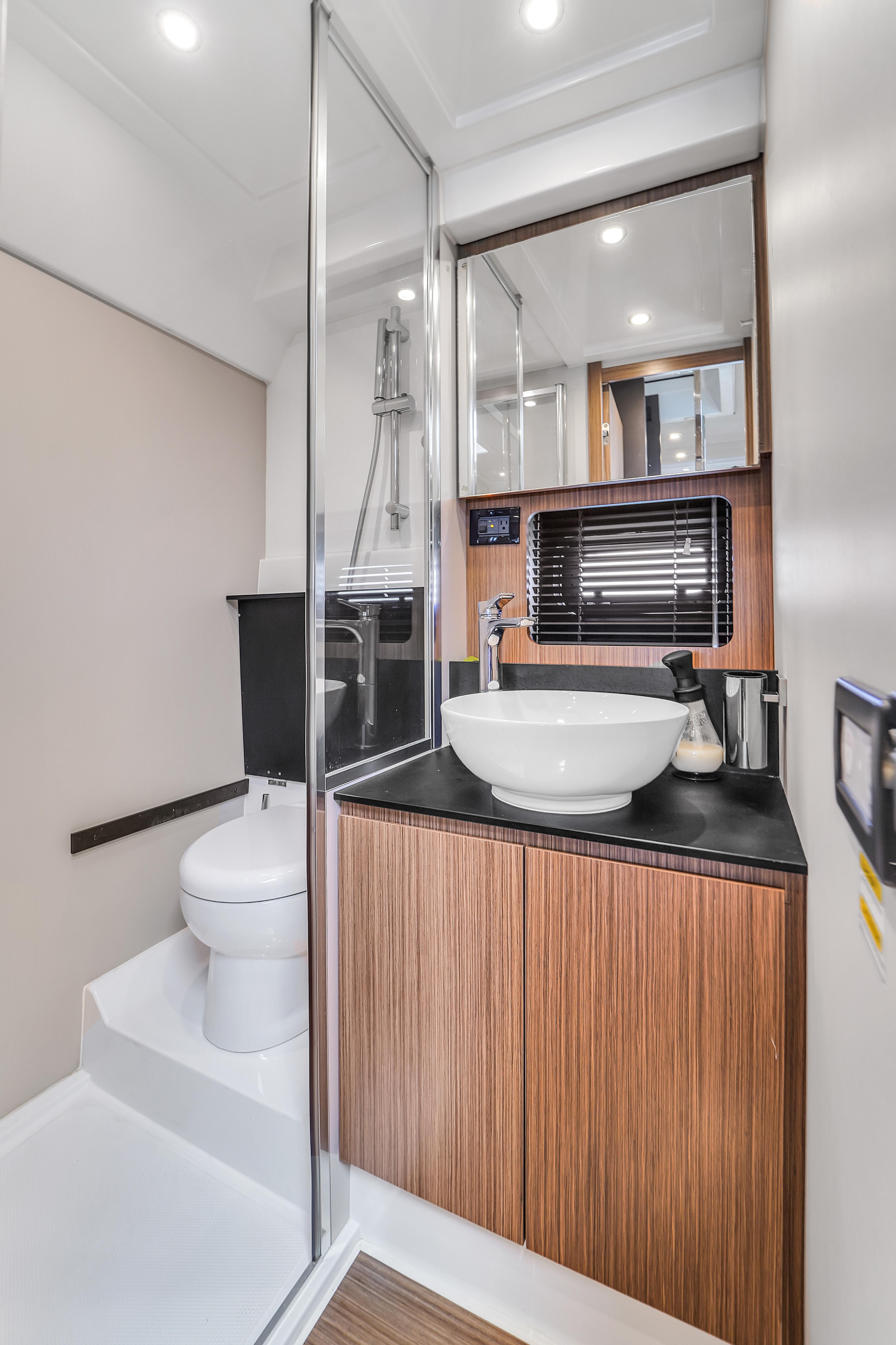 45ft Azimut Atlantis yacht rental Miami - premium amenities and entertainment system