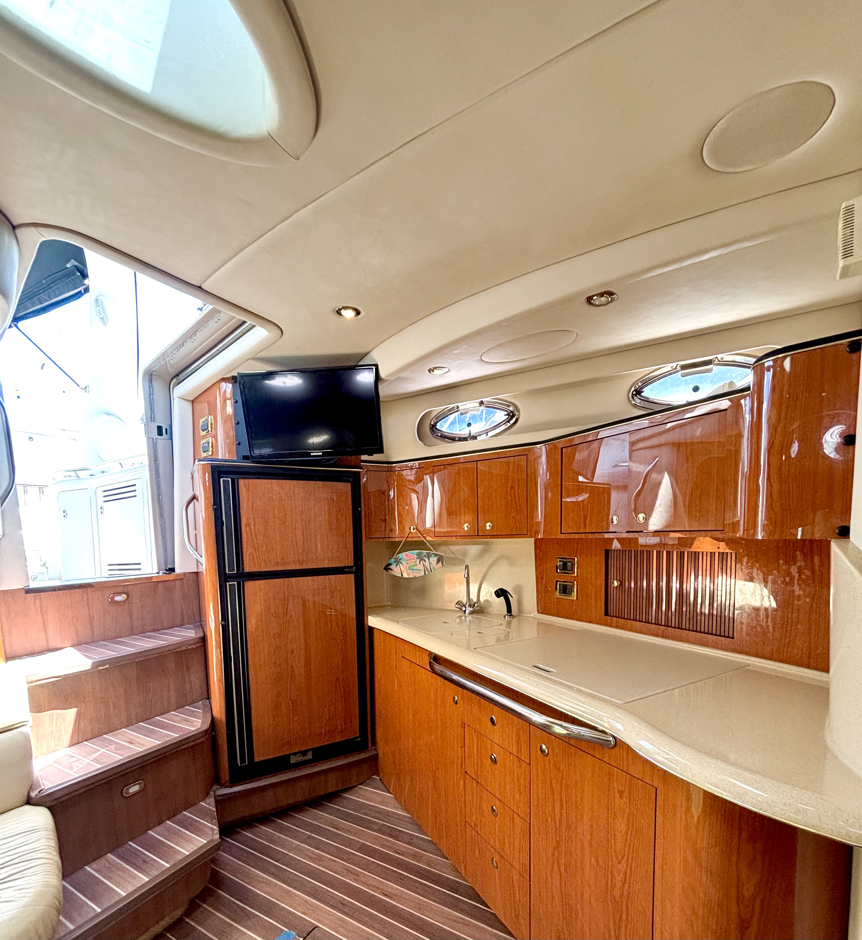 45ft Searay H yacht rental Miami - stern swim platform with water access for snorkeling