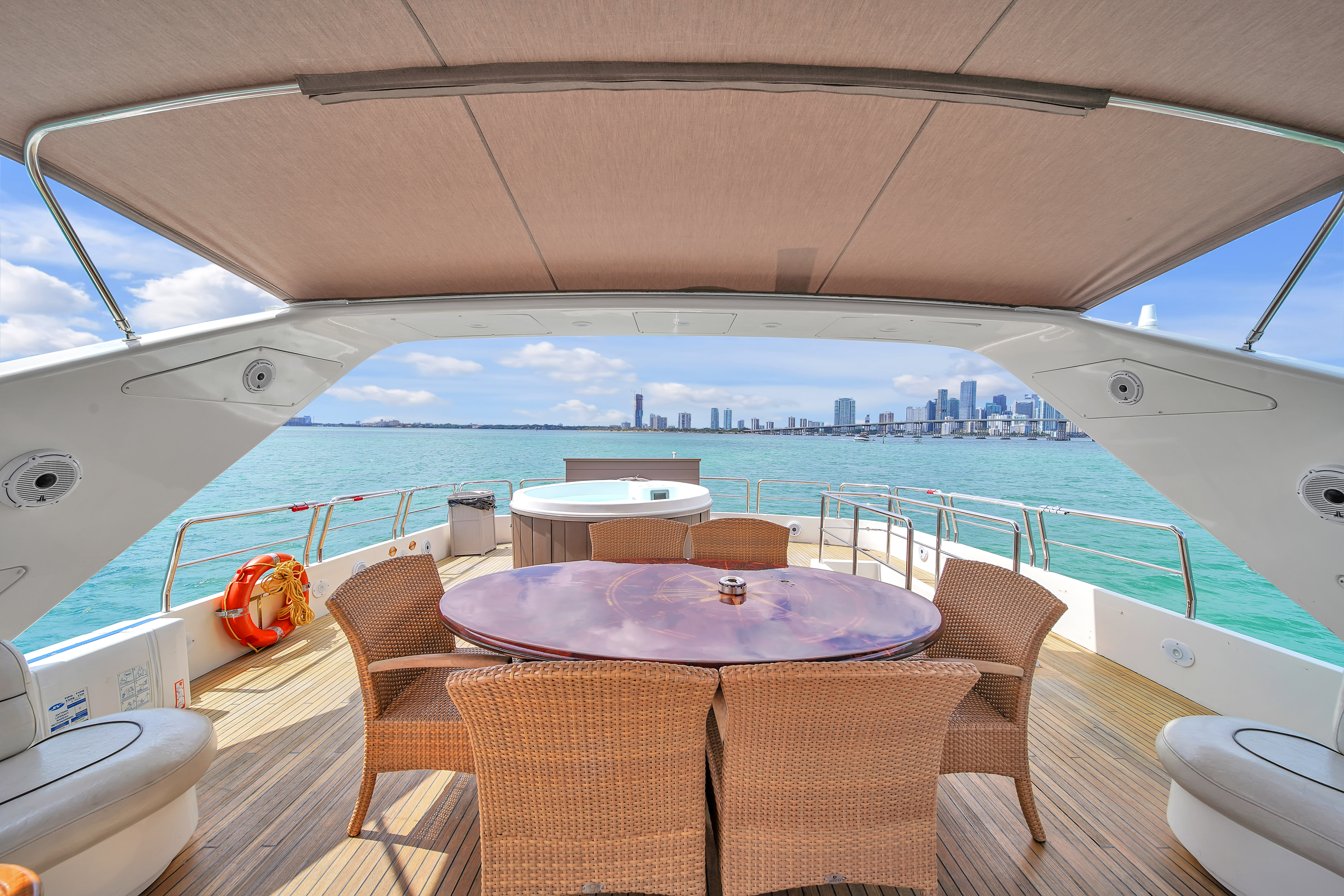 100ft Azimut D yacht rental Miami - premium amenities and entertainment system