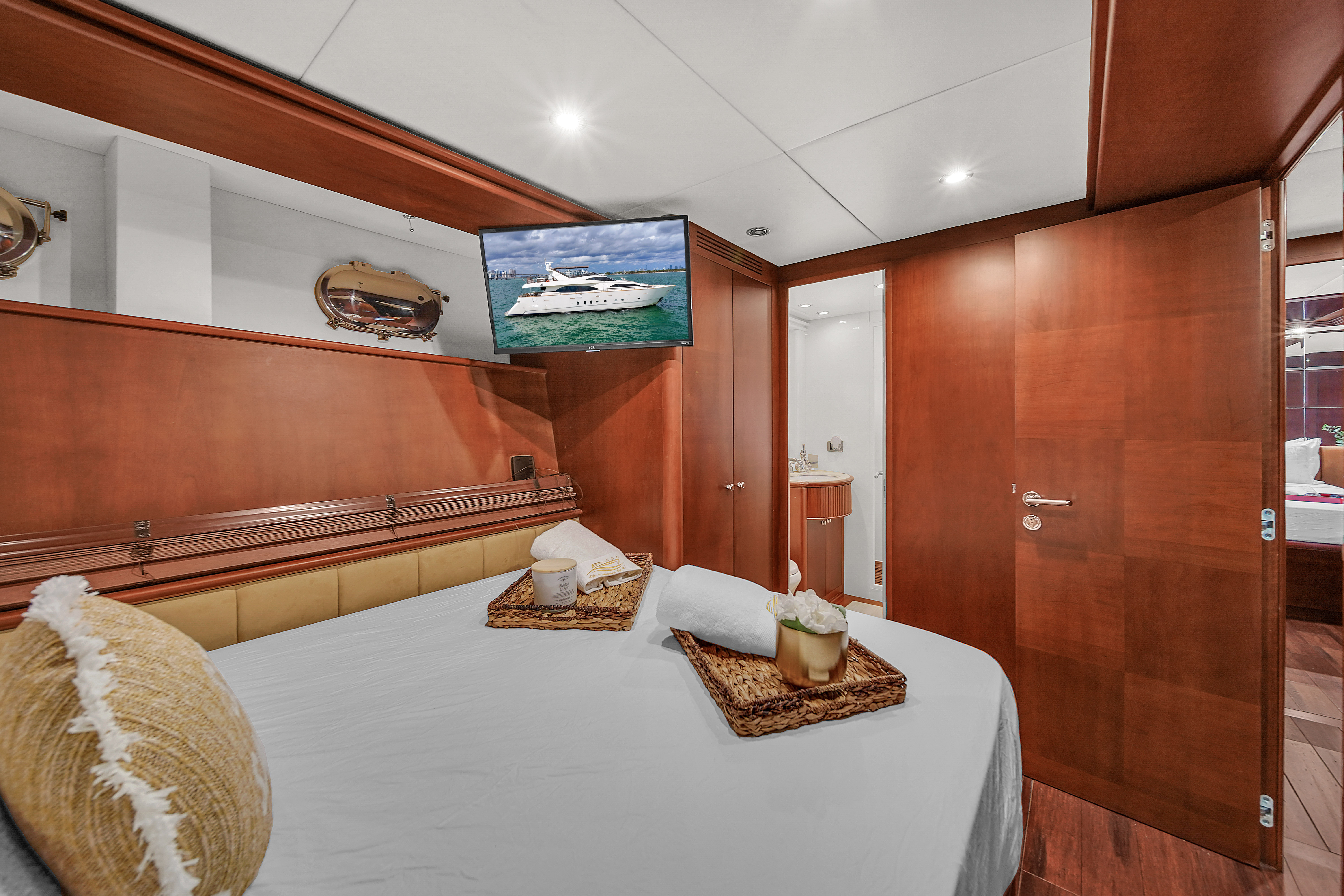 100ft Azimut D yacht rental Miami - galley kitchen for catered yacht events