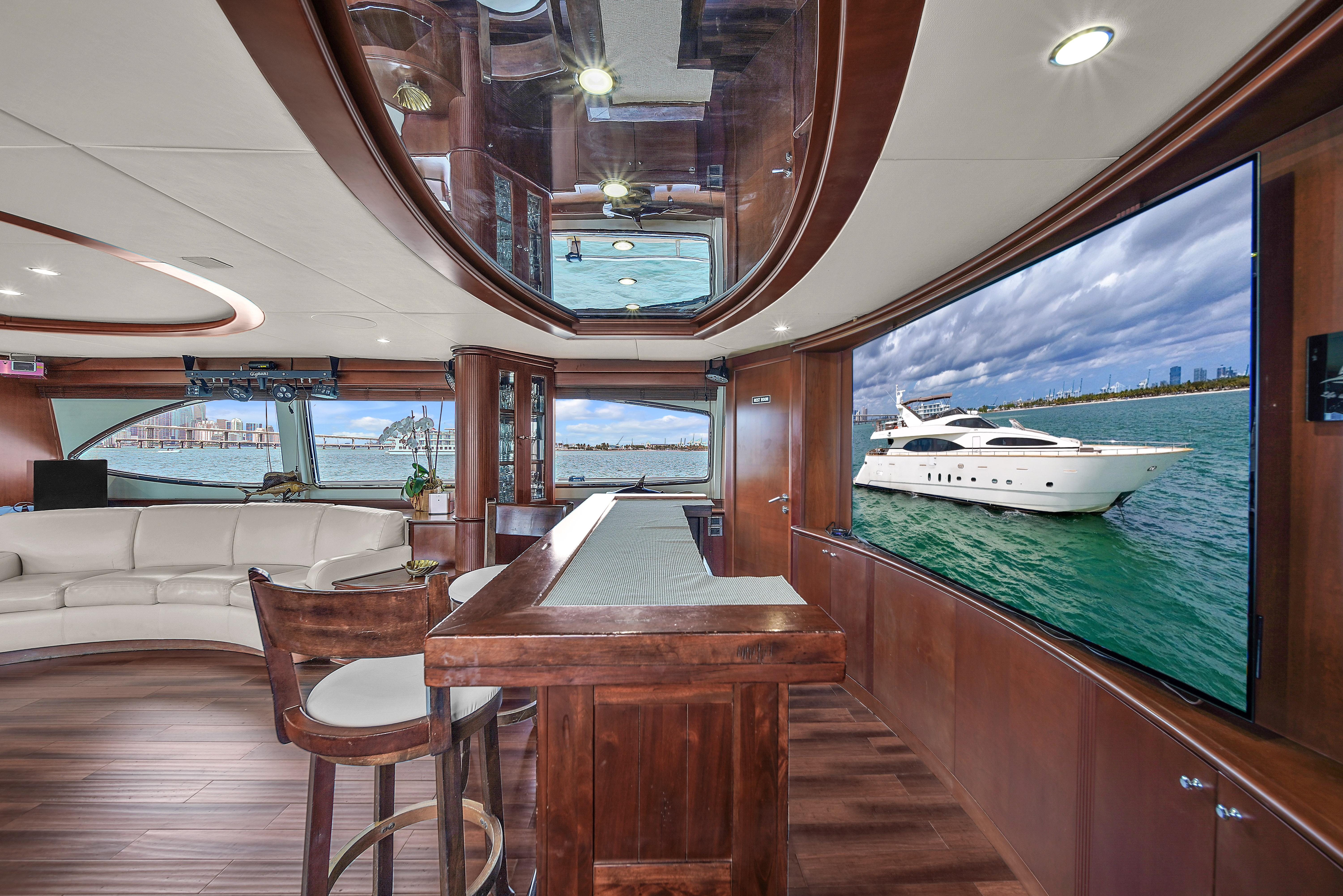100ft Azimut D yacht rental Miami - bow seating area perfect for sunbathing and relaxation