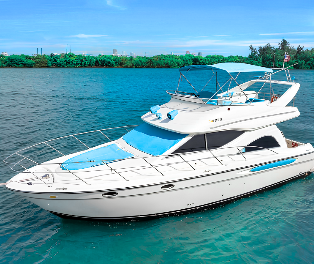 45ft Maxum Fly luxury yacht charter Miami - exterior view perfect for parties and celebrations